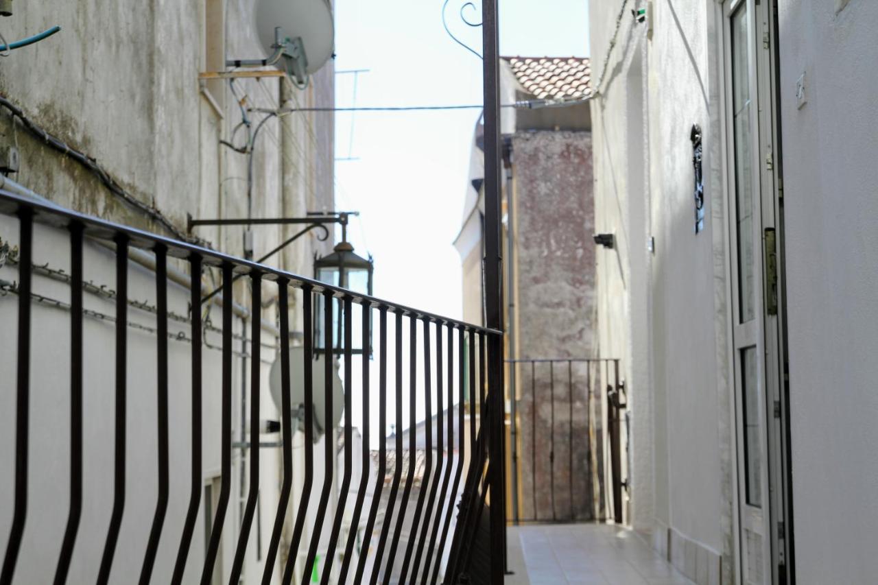 Rooms Dimora Arco - Affitti Brevi Italia Monte Sant'Angelo Luaran gambar